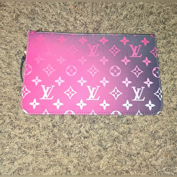 Louis Vuitton Pastel MM Midnight Multicolor Pochette (EUC)(RARE) - Picture 7 of 7